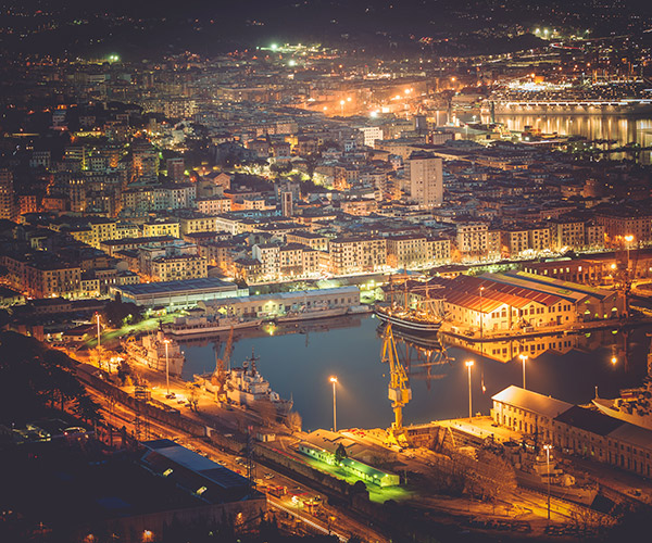 Night photo of the city of La Spezia