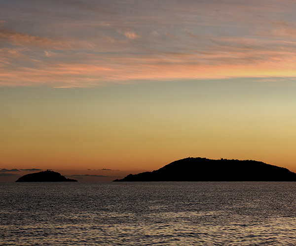 Photo of the two islands Tino and Tinetto in front of the Palmaria Island