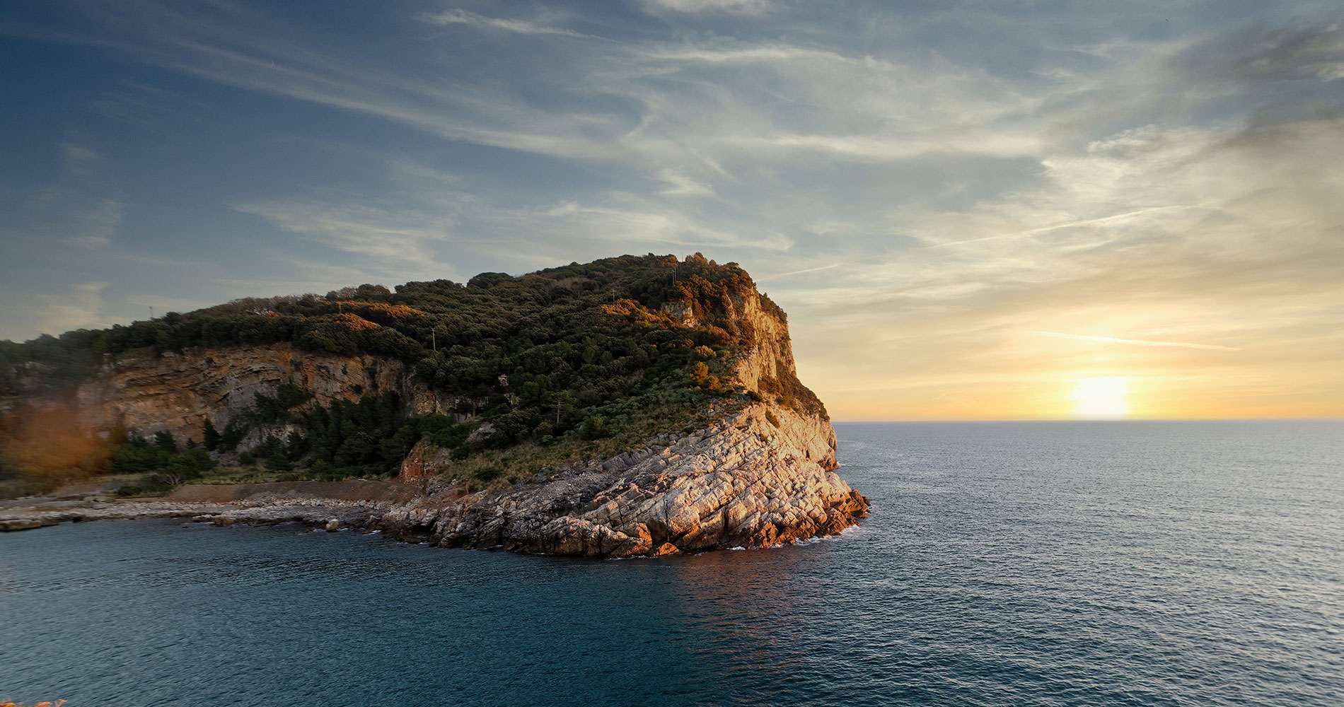 Photo of Palmaria Island at sunset