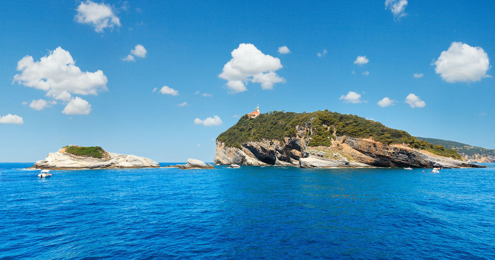 Photo of the two islands Tino and Tinetto in front of the Palmaria Island